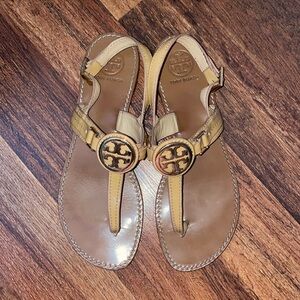tory burch flat thong sandals